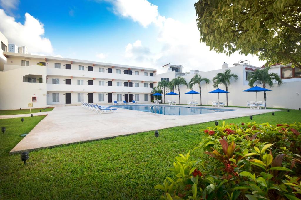 Bazén v ubytování Hotel Bonampak nebo v jeho okolí