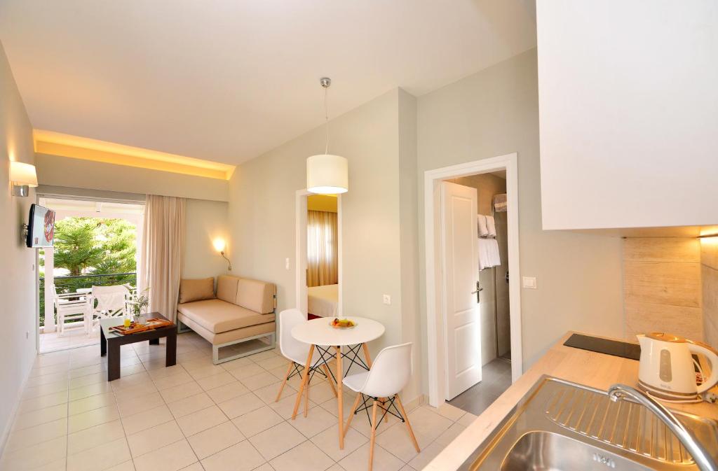 Posezení v ubytování Theoxenia Hotel Apartments