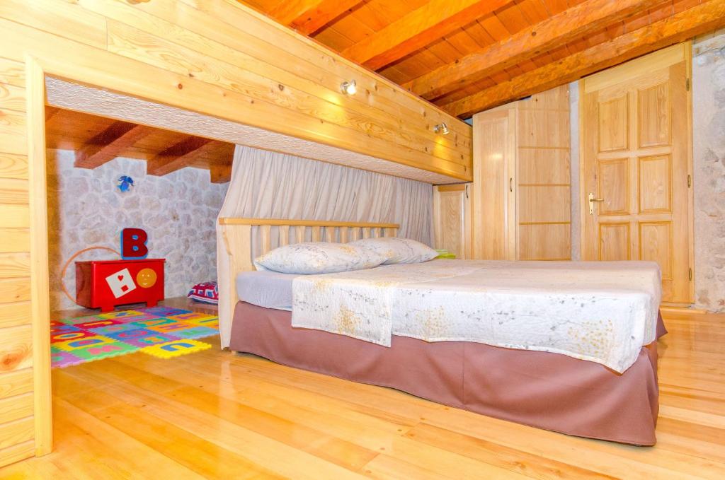Posteľ alebo postele v izbe v ubytovaní House Srecko