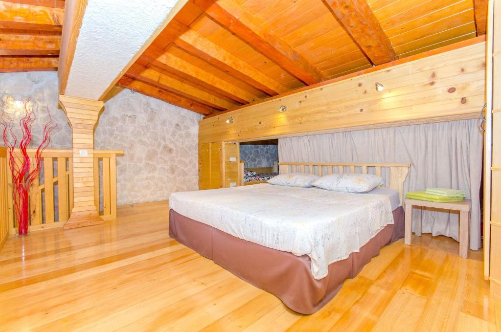 Posteľ alebo postele v izbe v ubytovaní House Srecko
