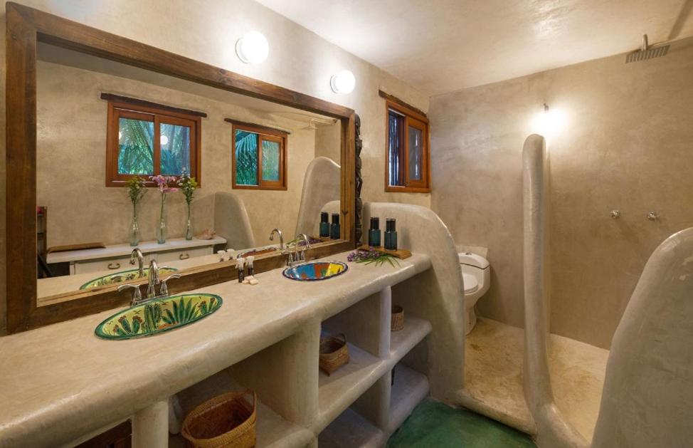 Eco-Friendly House by Tripintravel