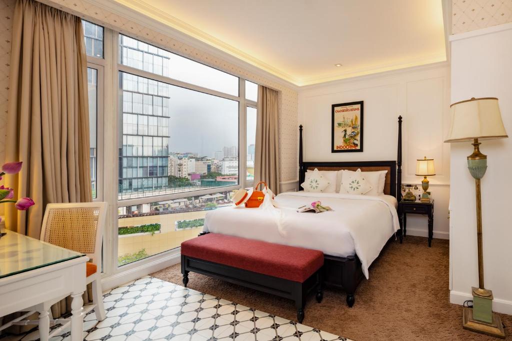 Vintage Charm Premier Deluxe - Massage Included