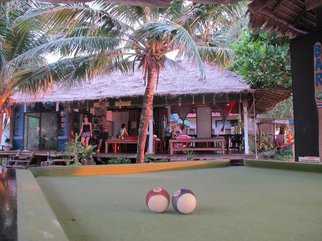 Biliár nebo kulečník v ubytování Coco Lanta Resort - SHA Extra Plus