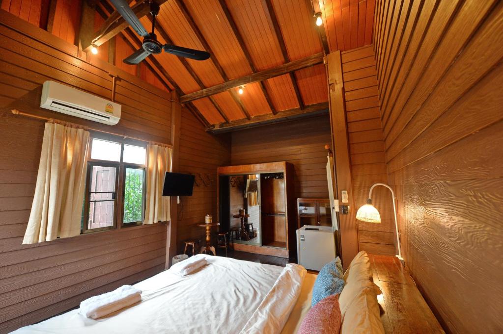 Huan Kawin Est.58 Lanna Home & Collection - 3