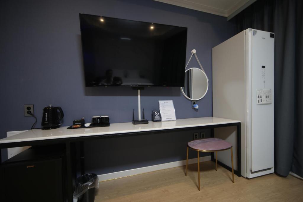 Kuchyň nebo kuchyňský kout v ubytování Bestie Hotel