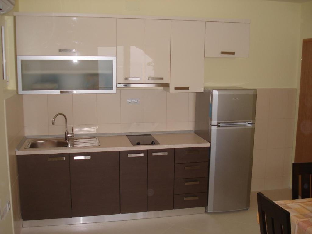 Kuchyňa alebo kuchynka v ubytovaní Apartments Villa Amalia