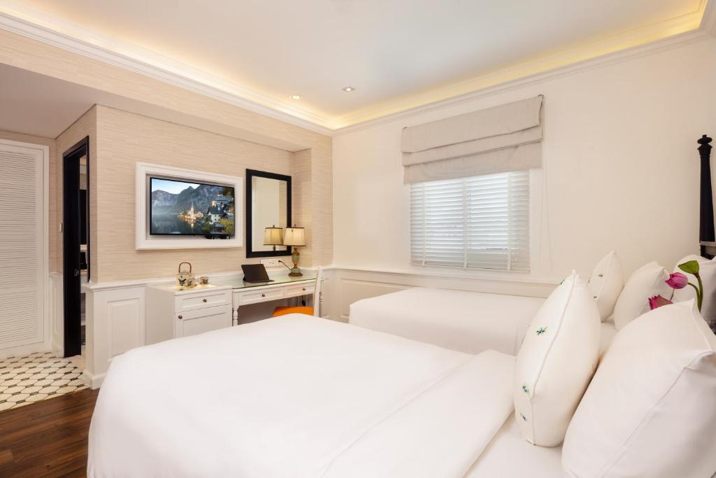 Colonial Elegance Deluxe - Twin - Massage Included