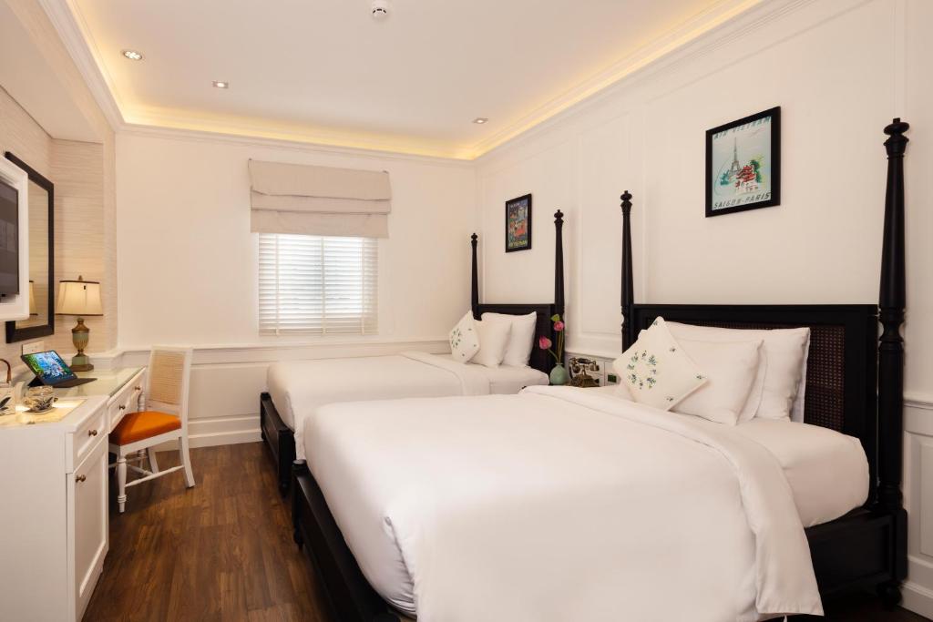 Colonial Elegance Deluxe - Twin - Massage Included