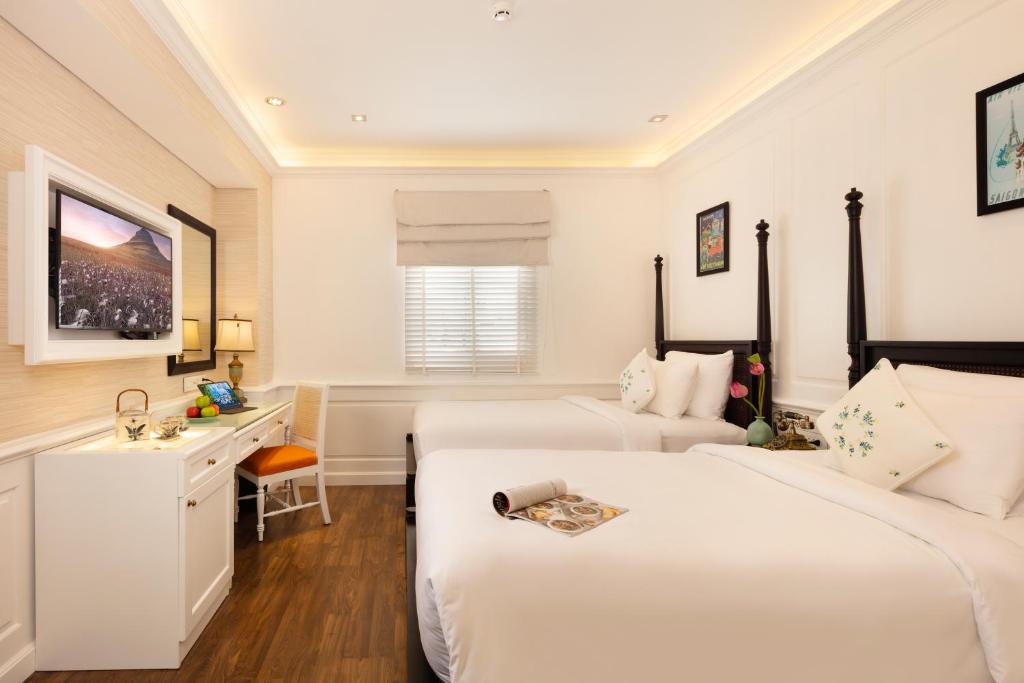 Colonial Elegance Deluxe - Twin - Massage Included