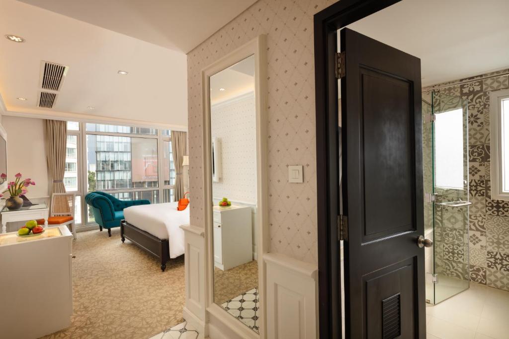 Imperial Heritage Suite - Massage Included