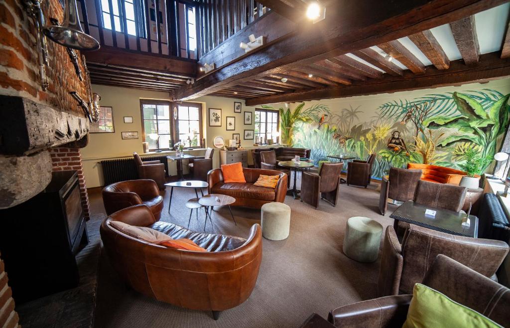 Posezení v ubytování Logis Hôtel & Restaurant - Les Hauts de Montreuil