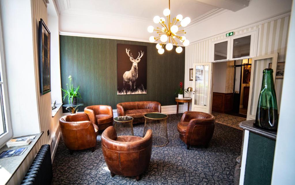 Posezení v ubytování Logis Hôtel & Restaurant - Les Hauts de Montreuil