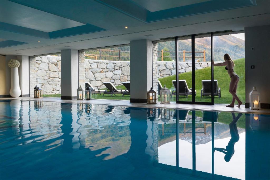 Бассейн в Hotel Lac Salin Spa & Mountain Resort или поблизости