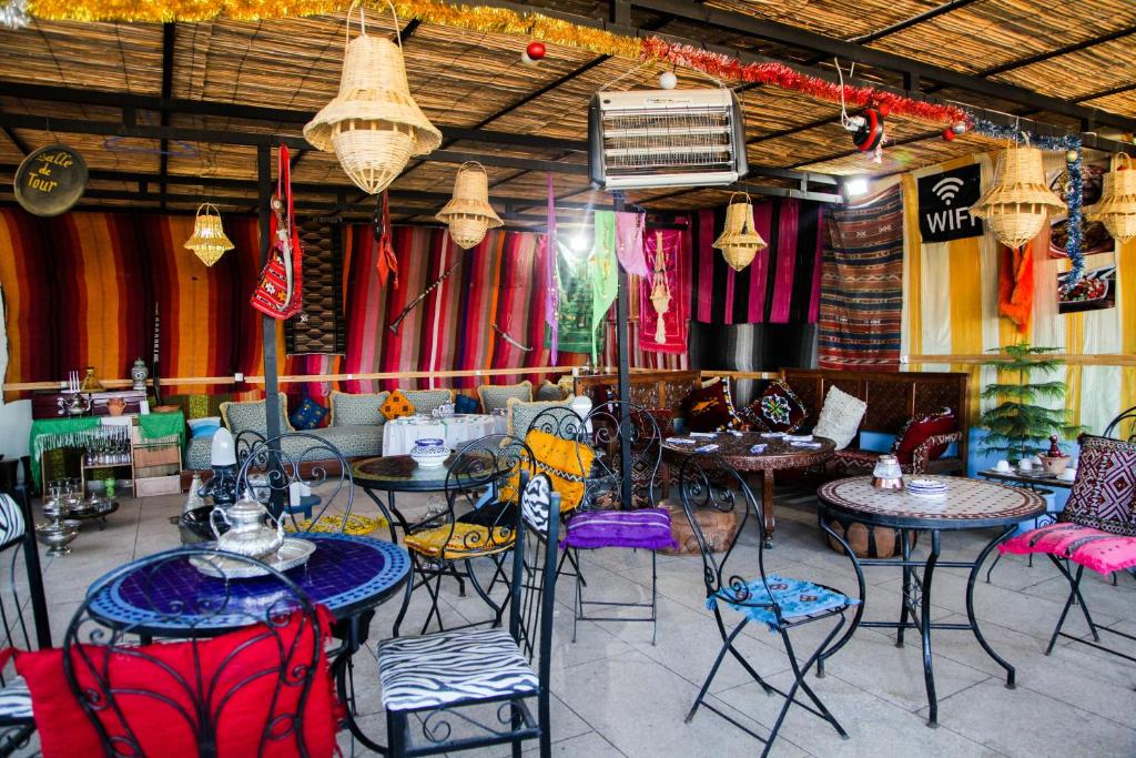Restaurace v ubytování Dar Berrada - Ziat & Appartement