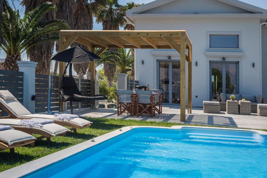 Bazén v ubytovaní Lighthouse Villas Kefalonia alebo v jeho blízkosti