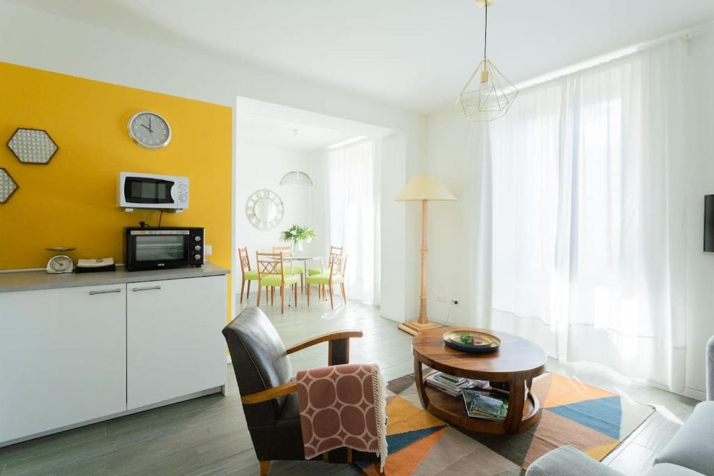 Kuchyň nebo kuchyňský kout v ubytování Romantic Pier by Rent All Como