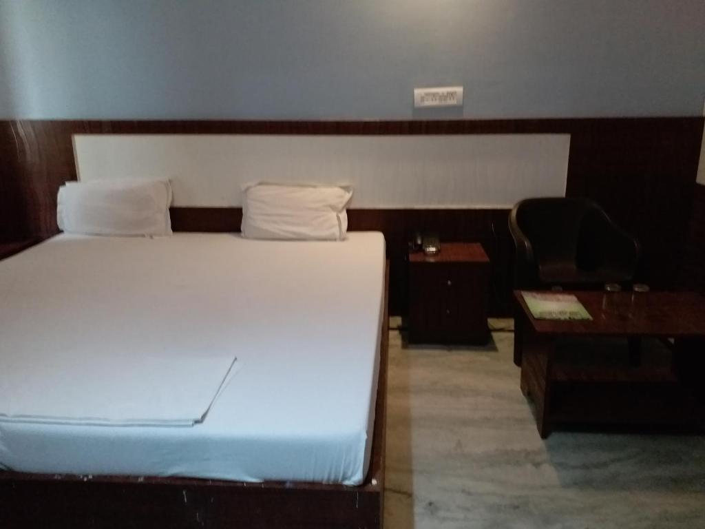 Postel nebo postele na pokoji v ubytování HOTEL HAIFA