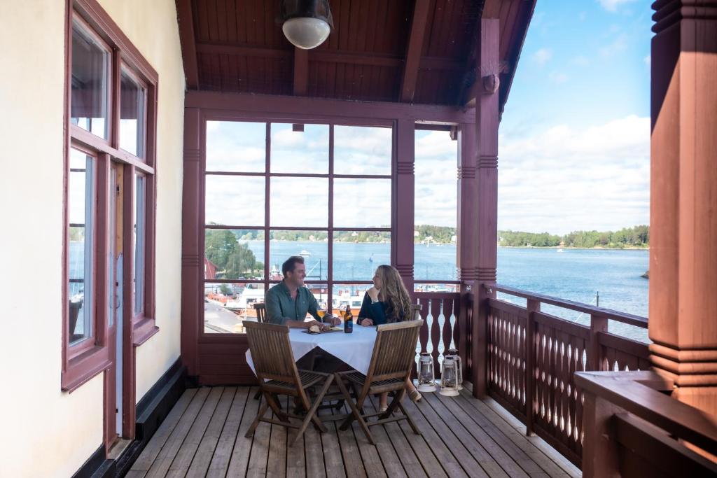 Výhled na řeku, která protéká v blízkosti hotelu