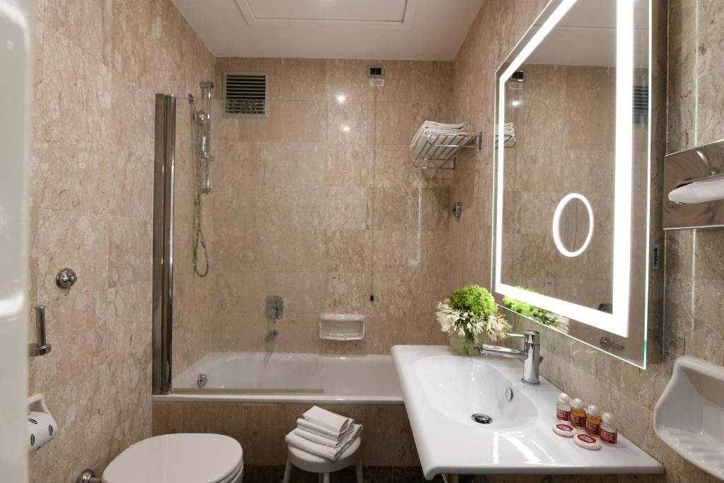 Bettoja Hotel Massimo d'Azeglio - Resim 34