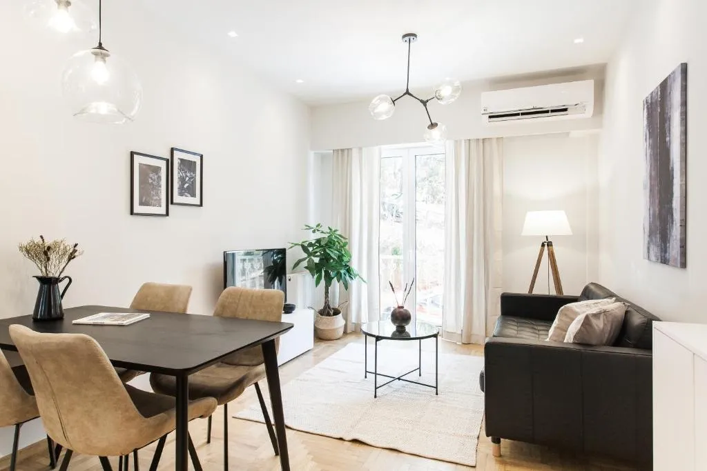 Peaceful 2BD Apartment in Kolonaki by UPSTREET, Atena, Grecia
