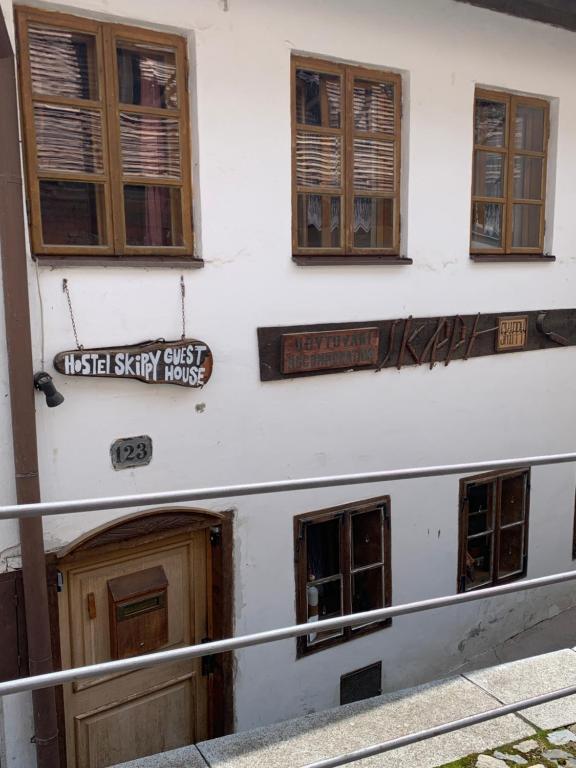 Zgradba, v kateri se nahaja hostel