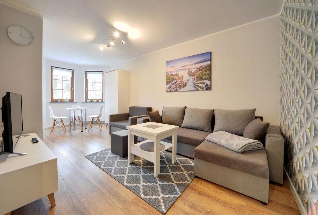 Posedenie v ubytovaní Apartamenty EverySky - Leśny Dom 16 - 18