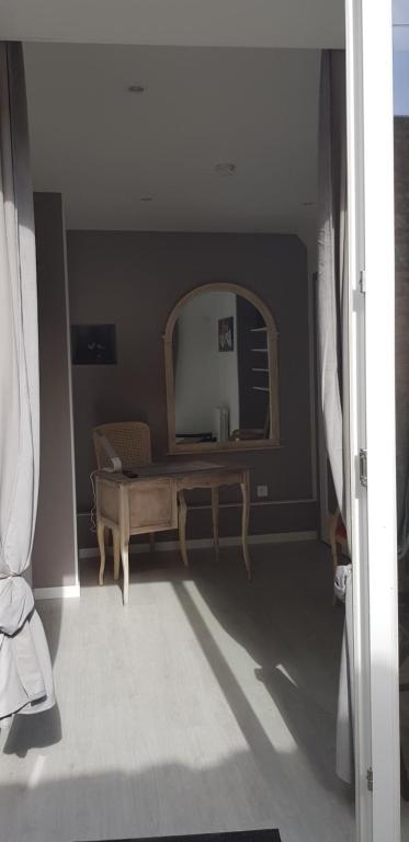 Hôtel Le Saint Patrice - Single Room