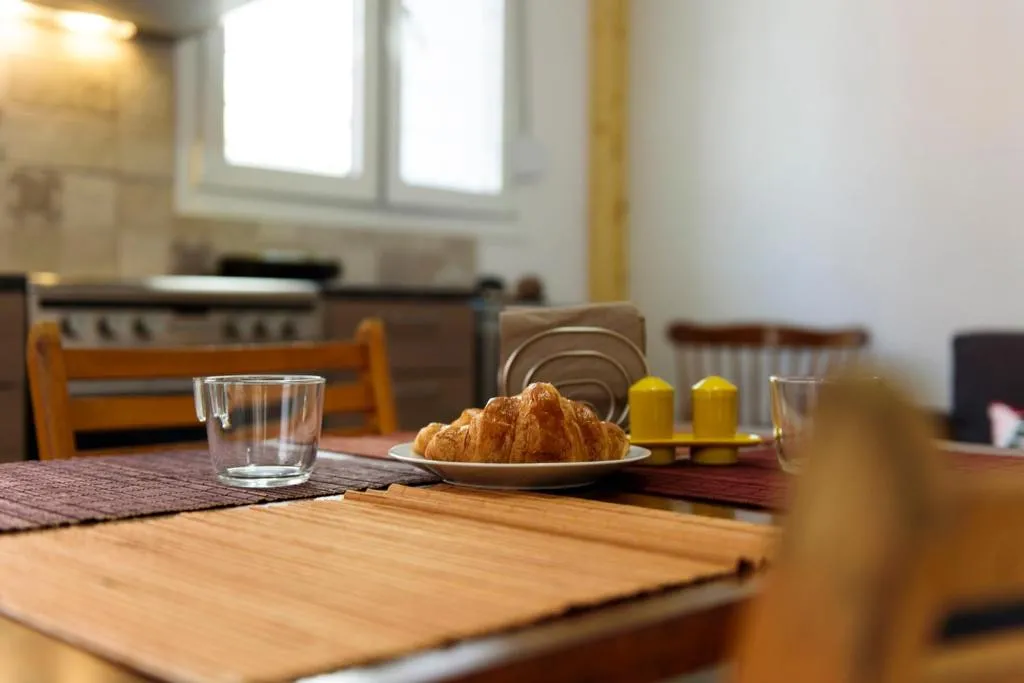 Renovated one bedroom flat in Kerameikos with courtyard by bnbPLUS, Athens, Greece
