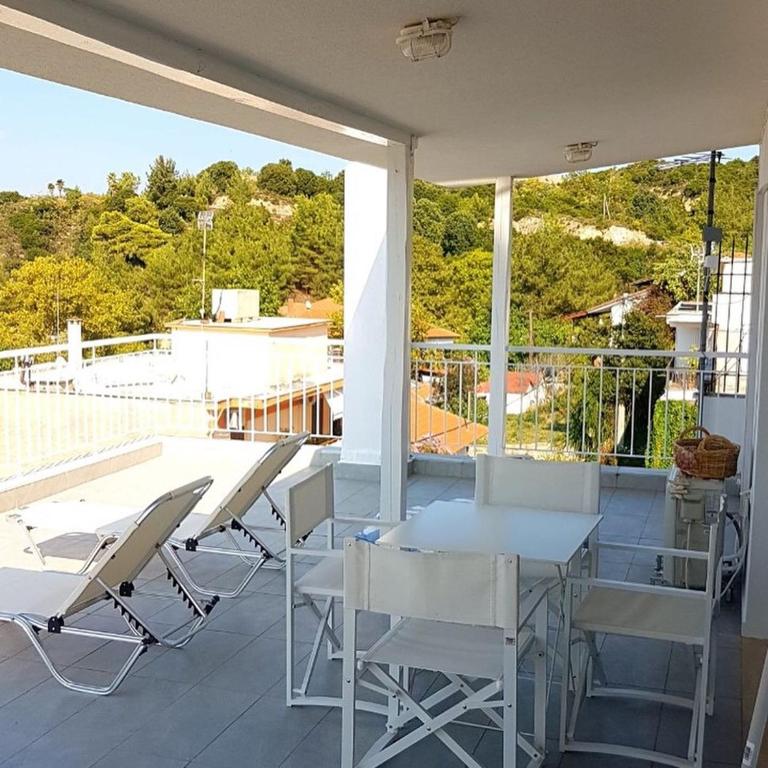 Balkón nebo terasa v ubytování Aristotelia Gi - Panorama