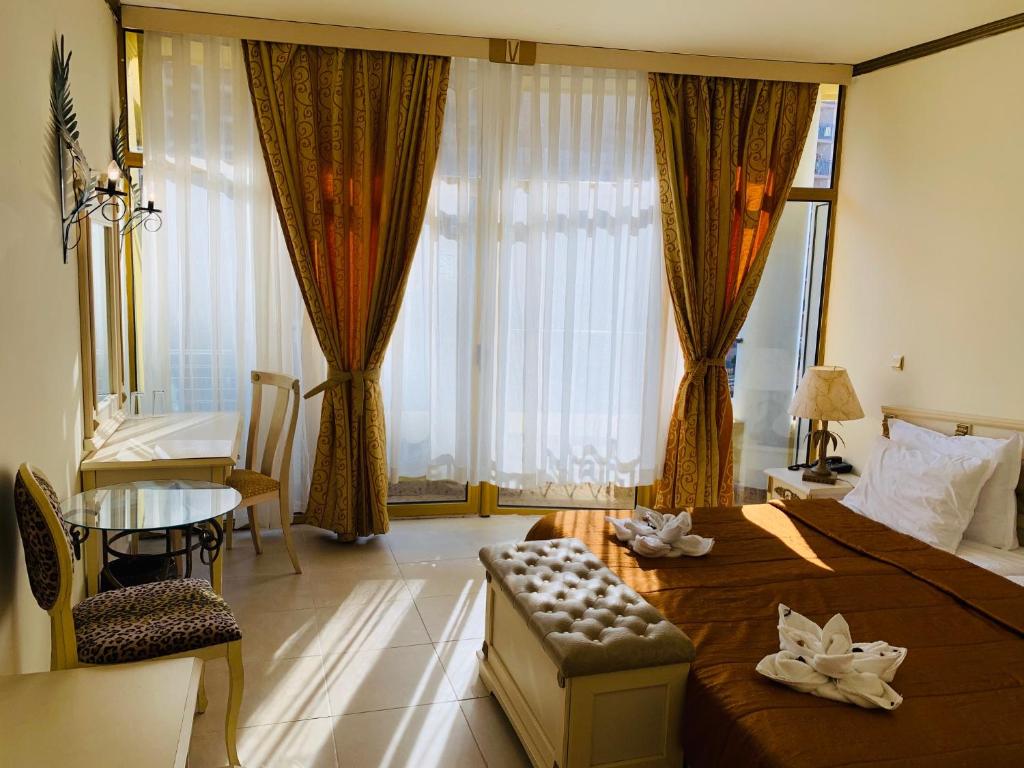 Imperial Palace Hotel - 