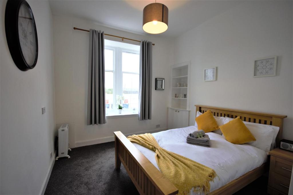 Bright and Cosy West End Apartment - One-Bedroom Apartment