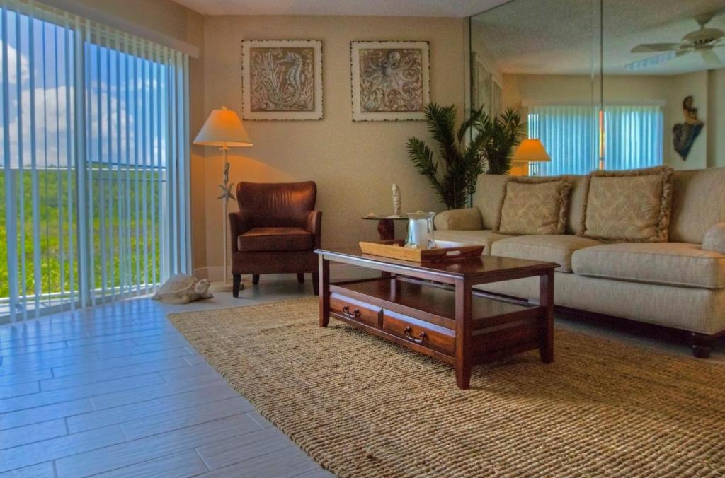 Posezení v ubytování Ocean Pointe Suites at Key Largo