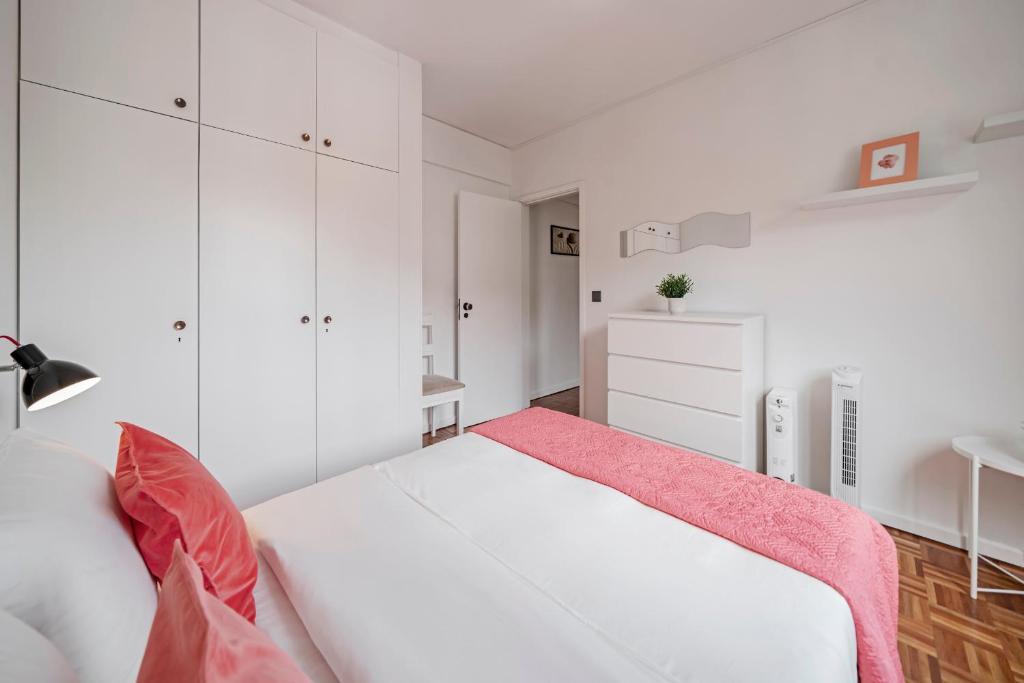 Postel nebo postele na pokoji v ubytování Luxury View Apartment Funchal - free parking