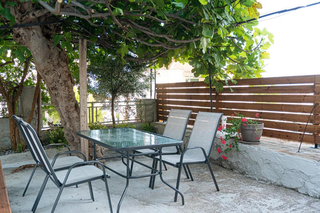 Patio alebo iná vonkajšia časť ubytovania PETRA'S HOUSE
