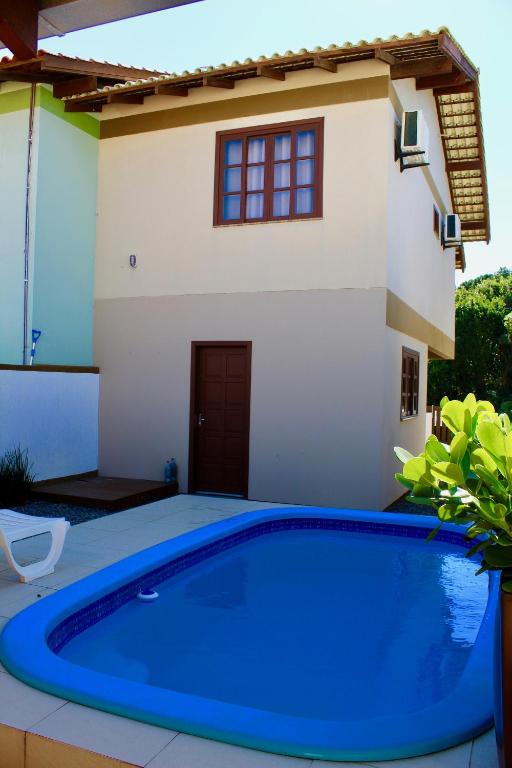  Sobrado com piscina em Mariscal Rutilio N125