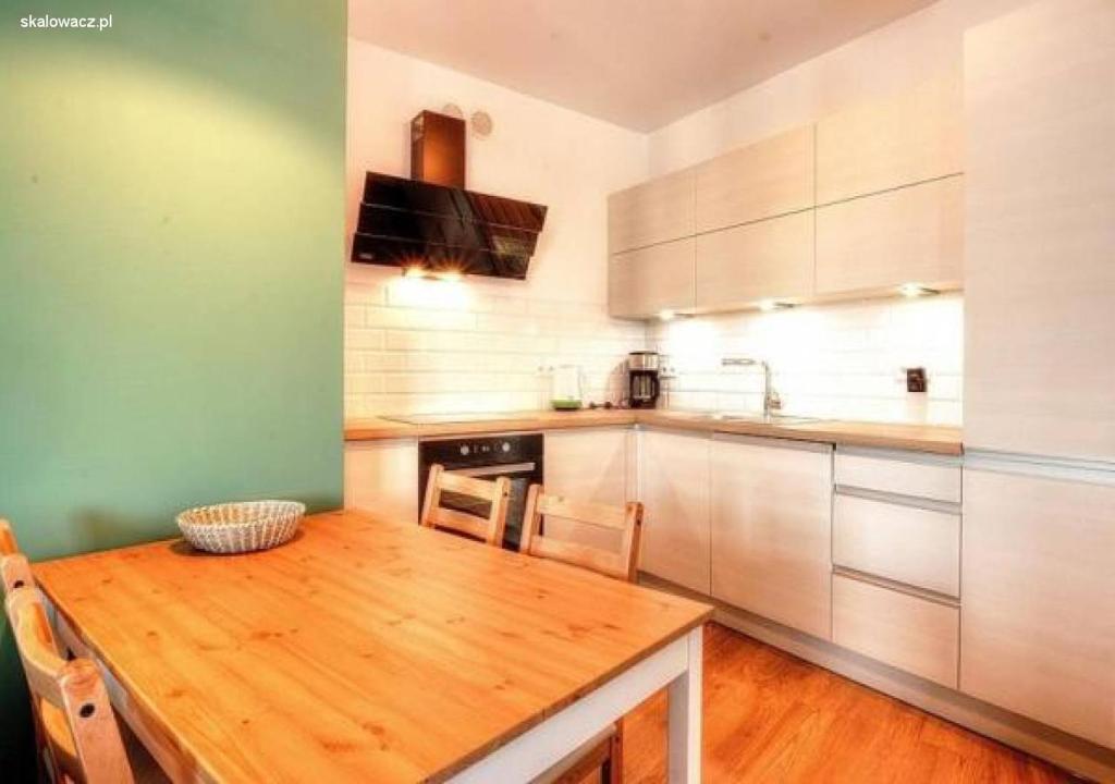 Centre Apartments-Old Town - Apartment With Balcony - 6 Krowoderska Street