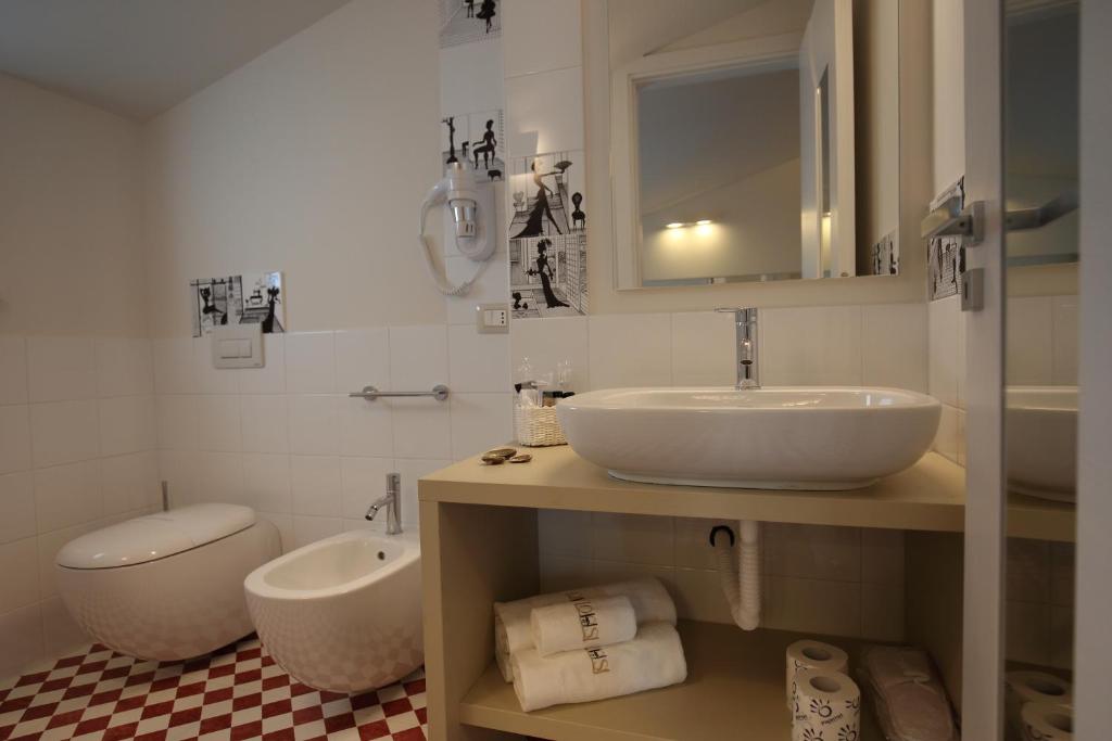 Koupelna v ubytování Suite Hotel L'Oasi di Riaci