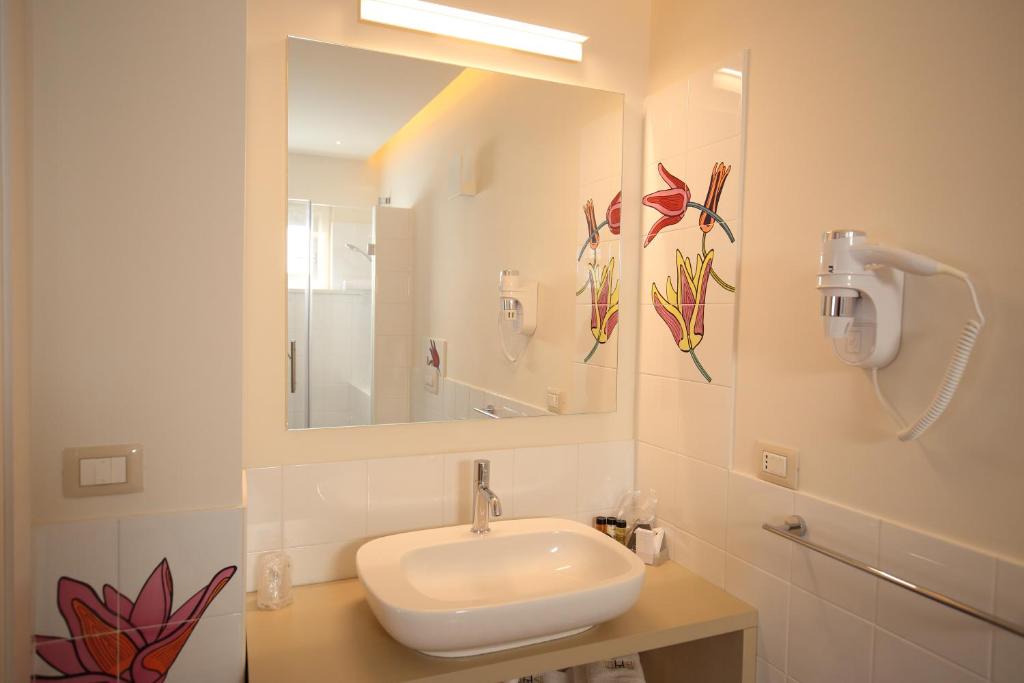 Koupelna v ubytování Suite Hotel L'Oasi di Riaci