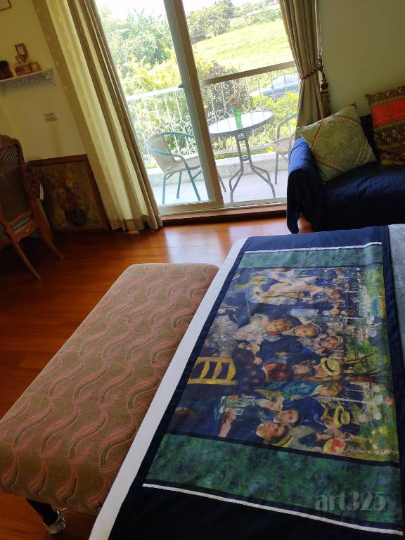 Yi Tian Homestay - Double Room With Mountain View - With Balcony
