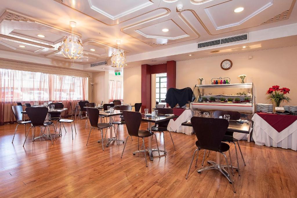 Restaurace v ubytování Quality Hotel Ambassador Perth
