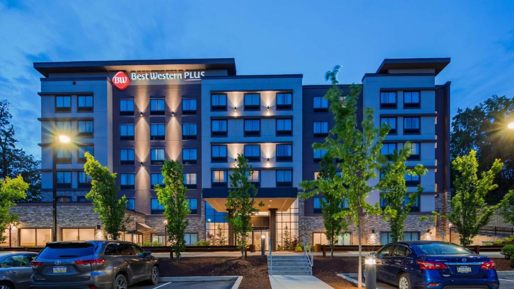 a rendering of the exterior of a hotel at Best Western Plus Cranberry-Pittsburgh North in Cranberry Township