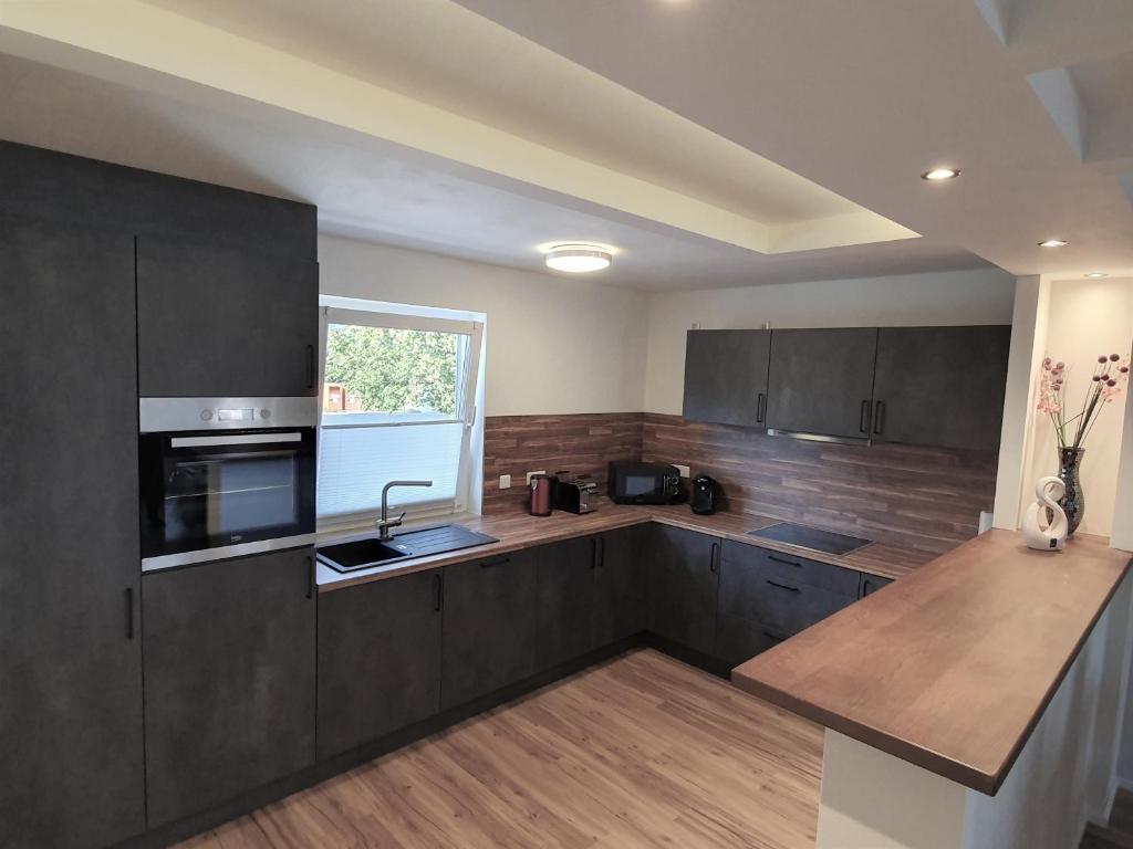 Noahs Apartments - 3