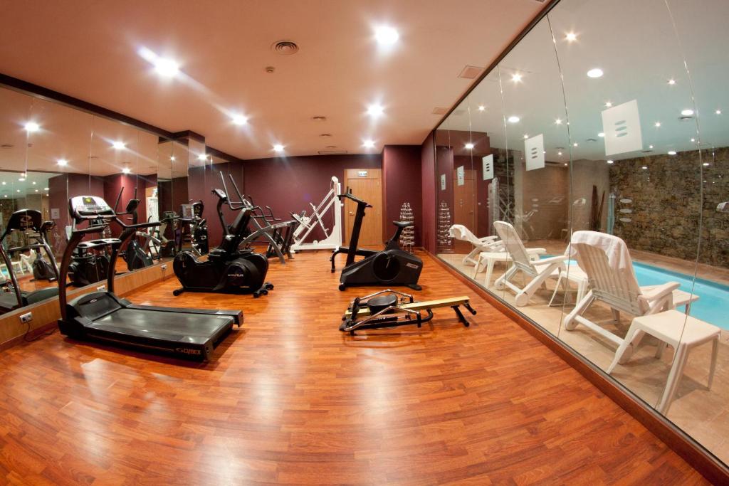 Fitness centrum a/nebo fitness zařízení v ubytování Alti Hôtel