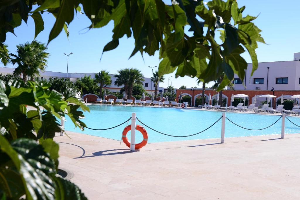 Bazén v ubytování Chiusurelle Village Resort nebo v jeho okolí