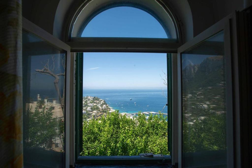 Foto dalla galleria di Longano 37 by Dimorra a Capri