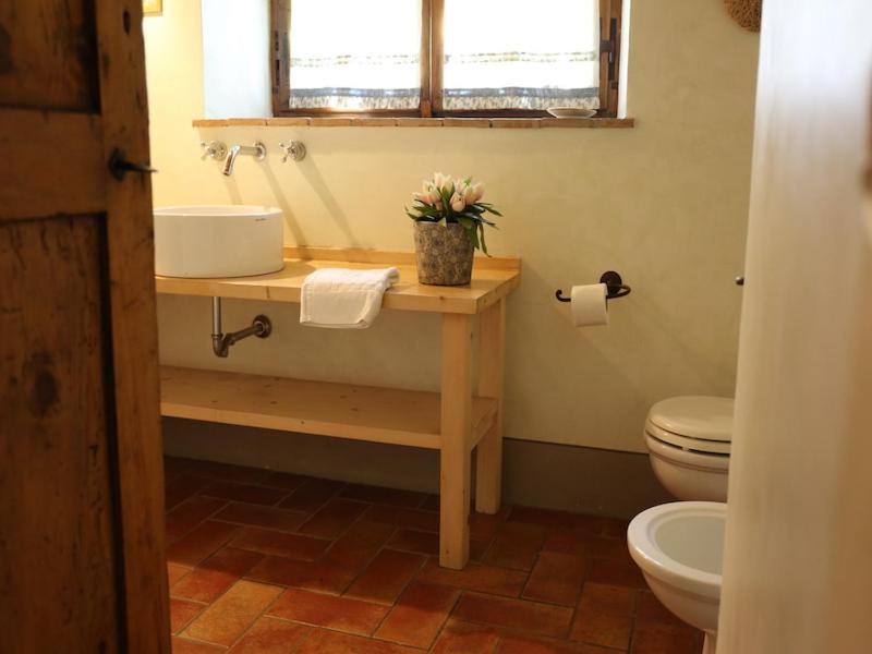 Koupelna v ubytování Agriturismo Borgo Santa Maria