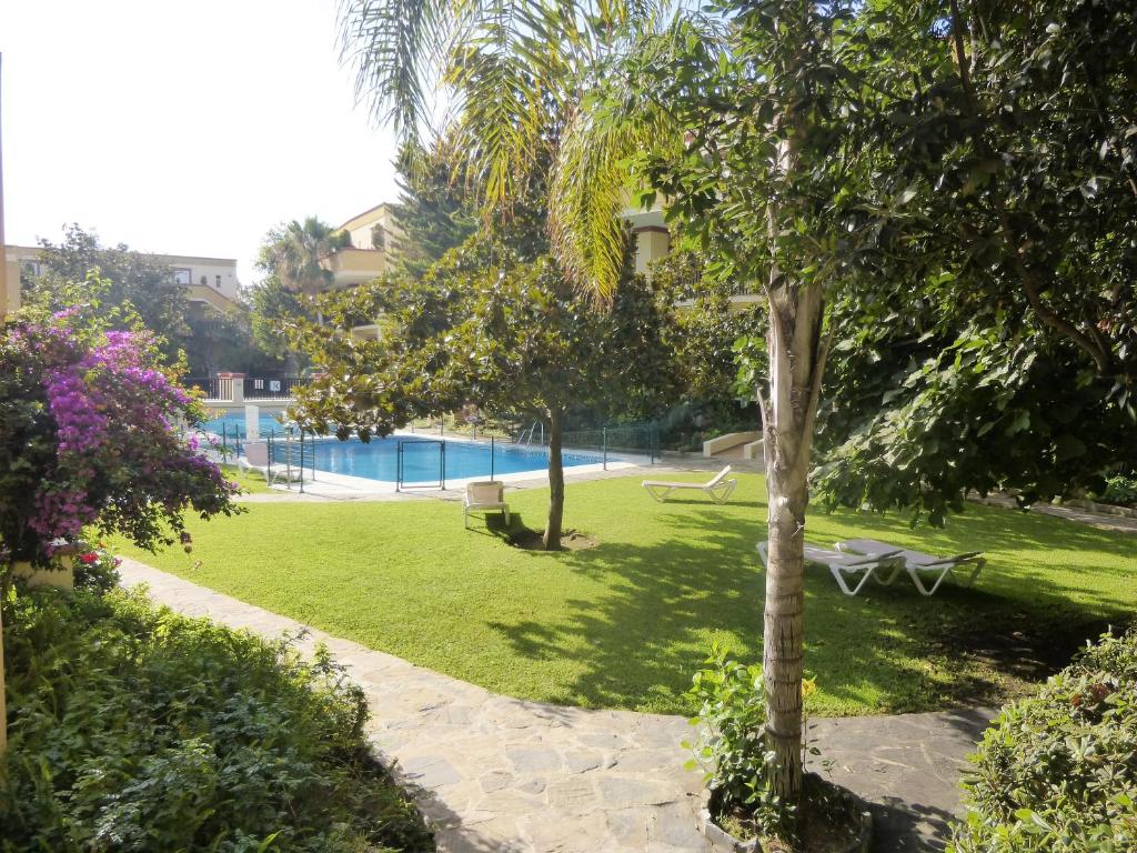 Bazén v ubytování Romana Playa Apartamento Elviria nebo v jeho okolí
