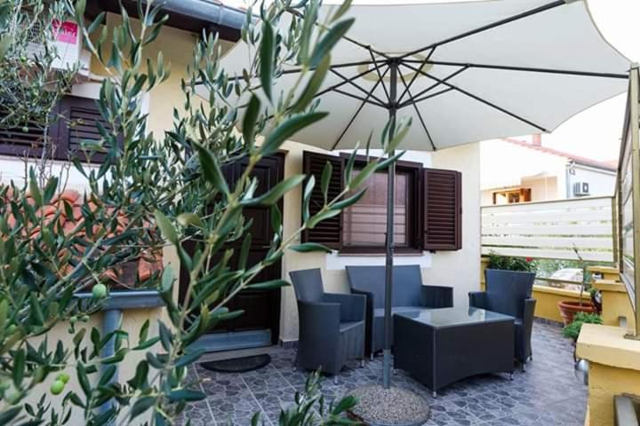 Pool Apartments Julia - 1