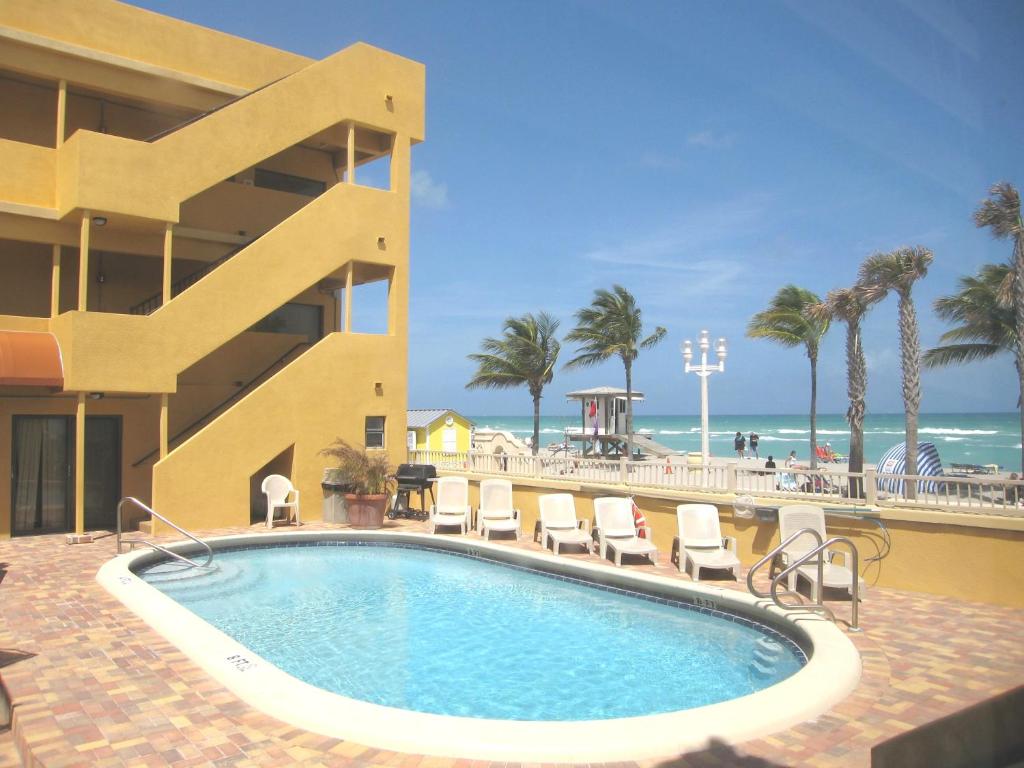 Bazén v ubytování Hollywood Sands Resort nebo v jeho okolí