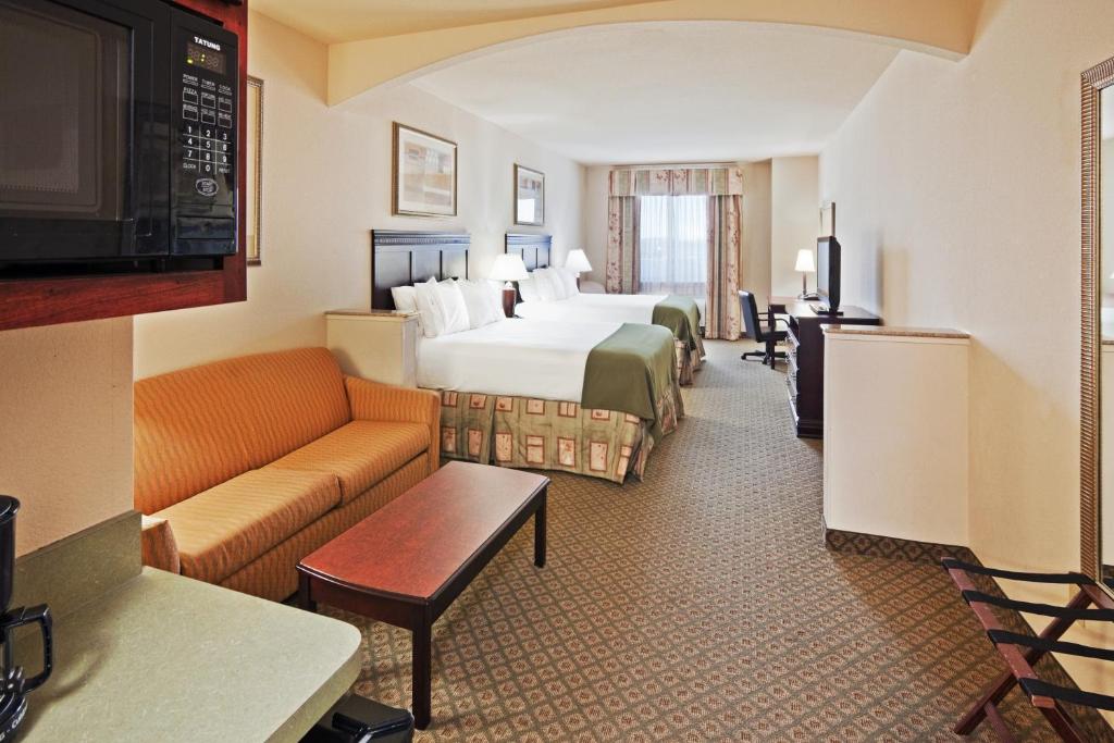 Foto da galeria de Holiday Inn Express Hotel and Suites Corsicana I-45, an IHG Hotel em Corsicana